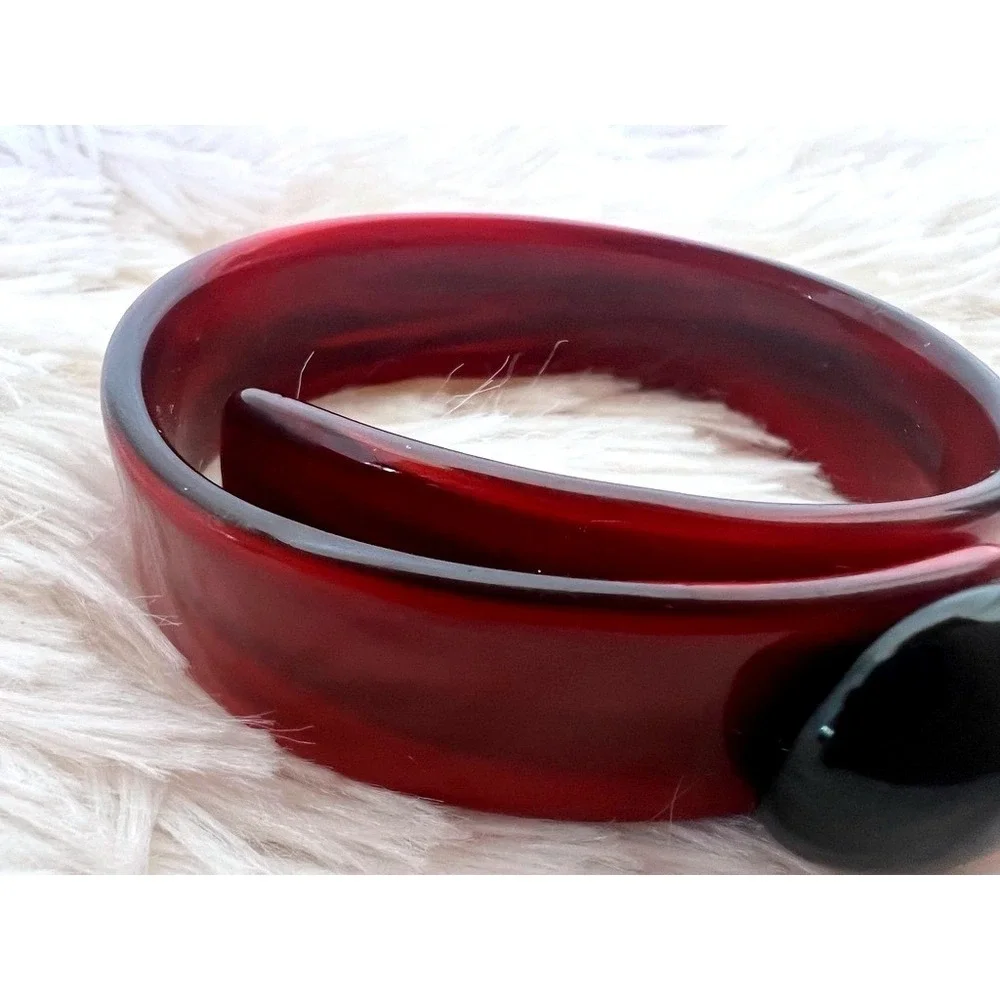 Vintage Lucite Bracelet Cherry Red Petite Small Wrist Mod Artwear Mid‎ Century